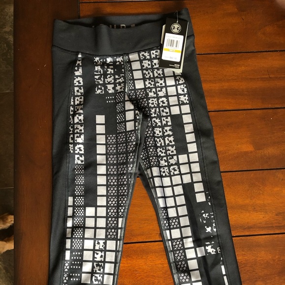 Under Armor Heat Gear compression capris - Picture 2 of 2